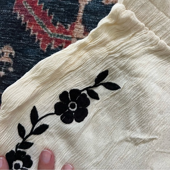 Forever 21 Black and White Floral Pants - Picture 6 of 8